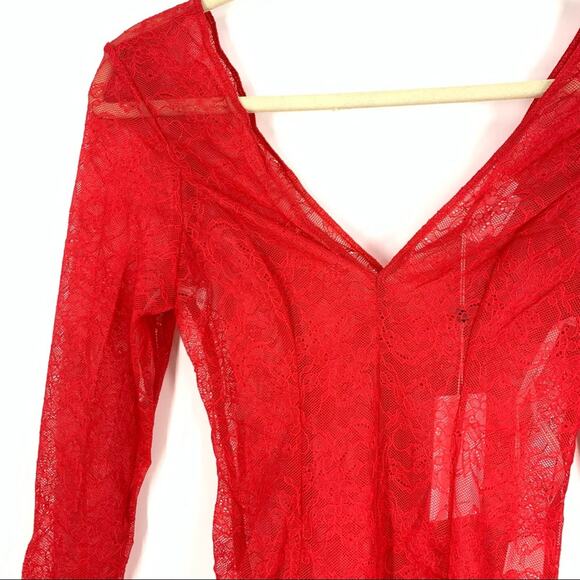 Lovers + Friends Pearson Bodysuit Cherry Red Lace Women’s XS NEW - Picture 3 of 12